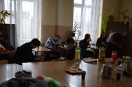 <br/><b>W trakcie przerwy między występami</b>